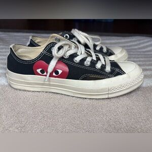 Comme Des Garcons PLAY
x Converse Unisex Chuck Taylor Lace Up Sneakers W-7 M-5